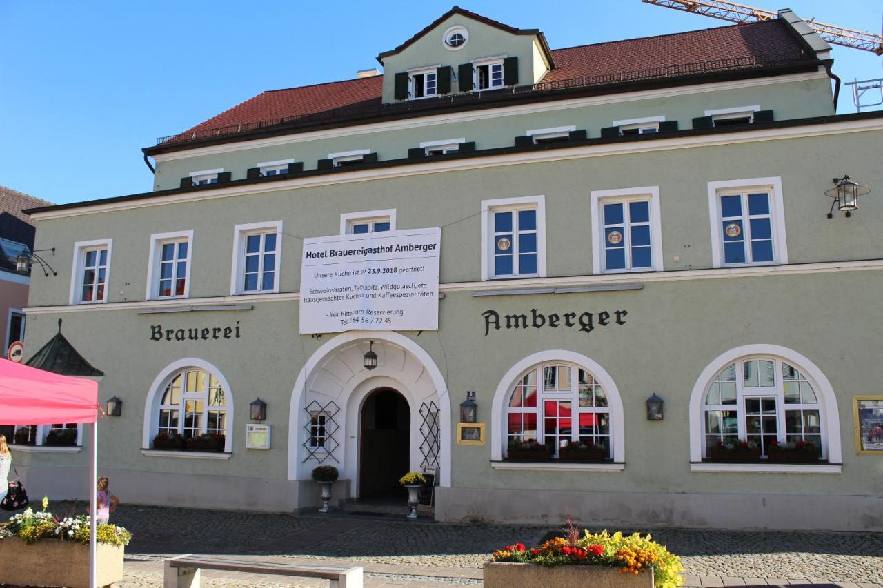 Hotel Brauereigasthof Amberger Kosching エクステリア 写真