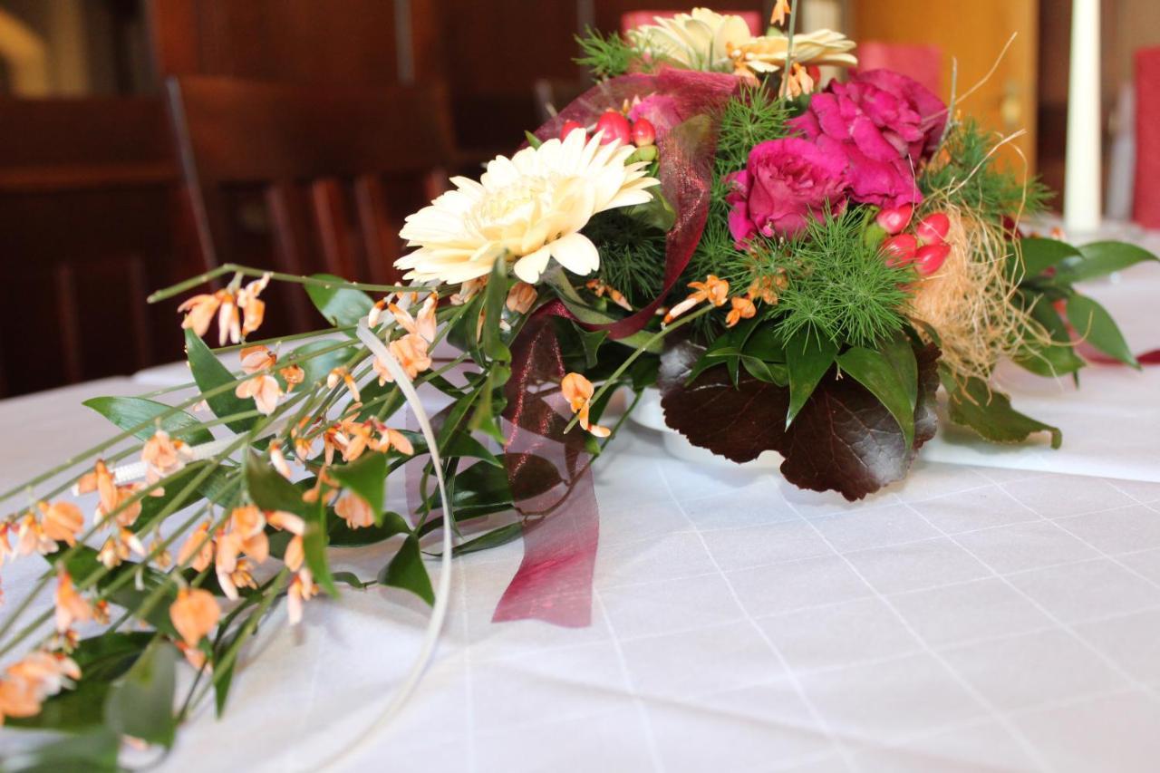 Hotel Brauereigasthof Amberger Kosching エクステリア 写真