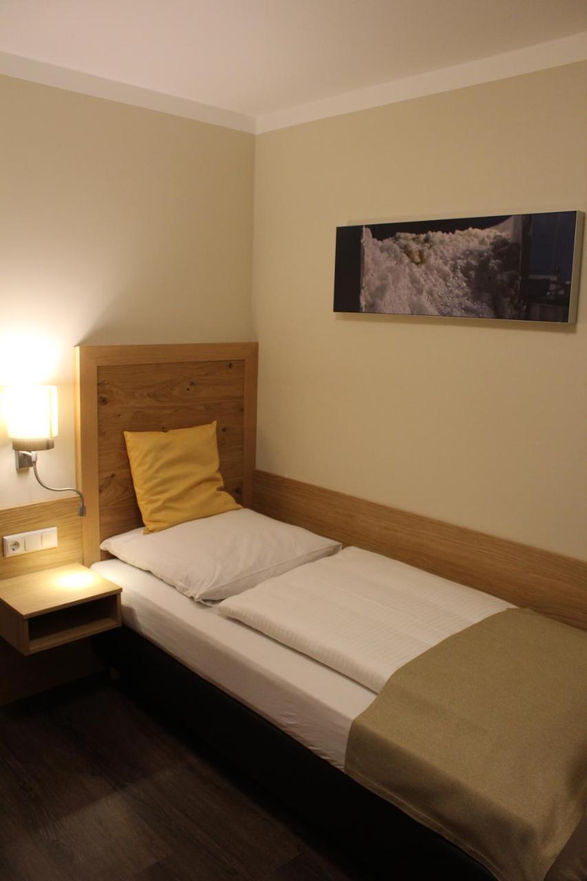 Hotel Brauereigasthof Amberger Kosching エクステリア 写真