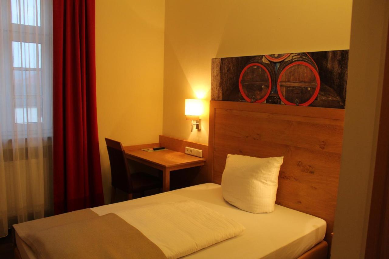 Hotel Brauereigasthof Amberger Kosching エクステリア 写真